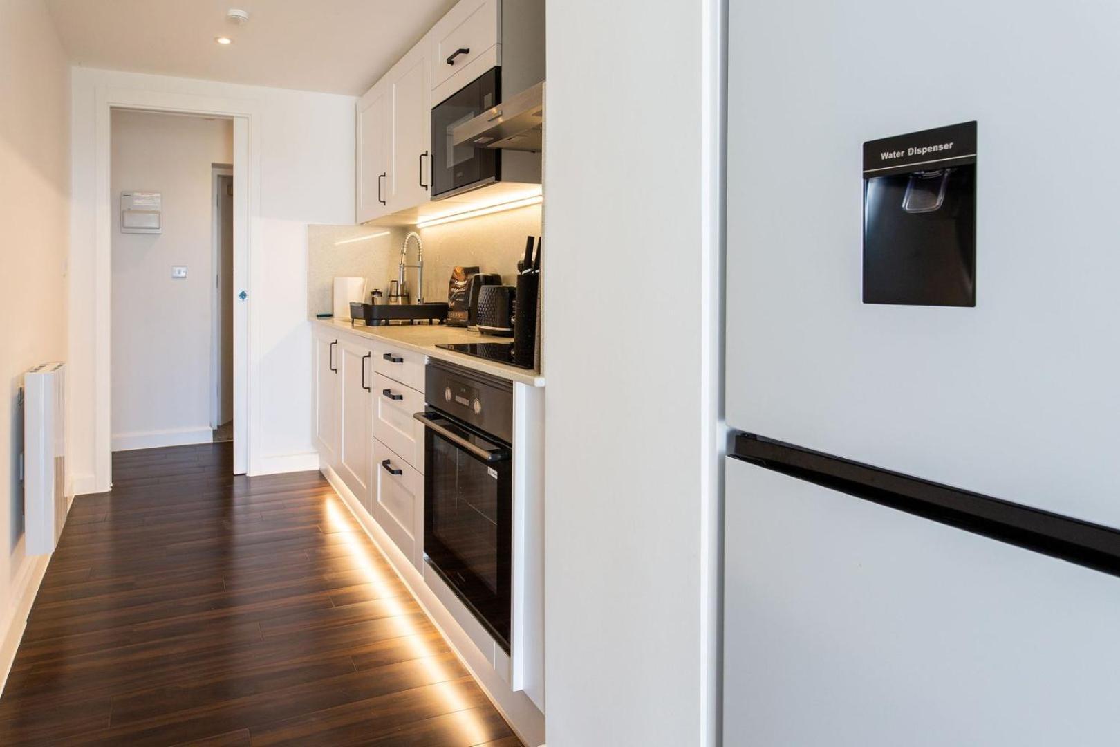 Stylish Apartment W/ Private Garden - Dog Friendly Newport  Exterior photo